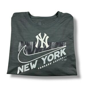 Nike MLB Genuine Merchandise New York Yankees Pop Swoosh Town Exceed Tee Mens 3X